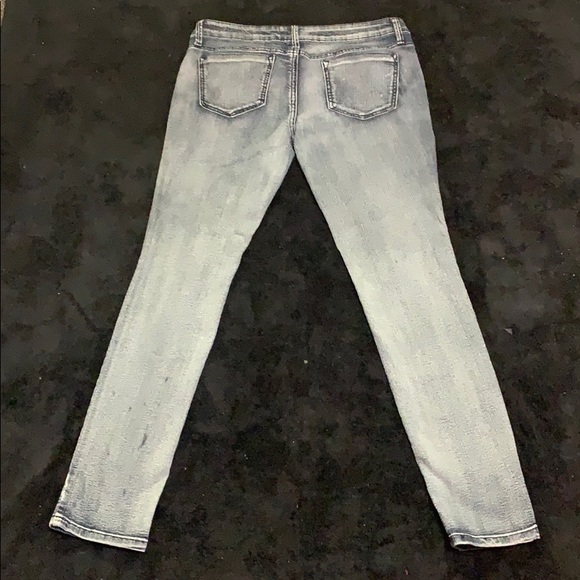 Distressed jeans - Picture 3 of 3